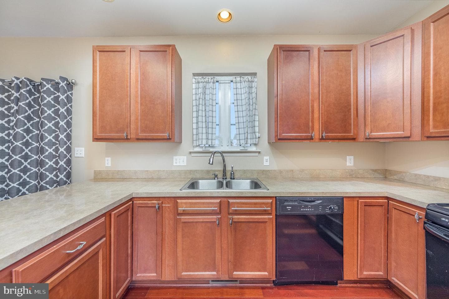 6192 Hawser Drive photo 4