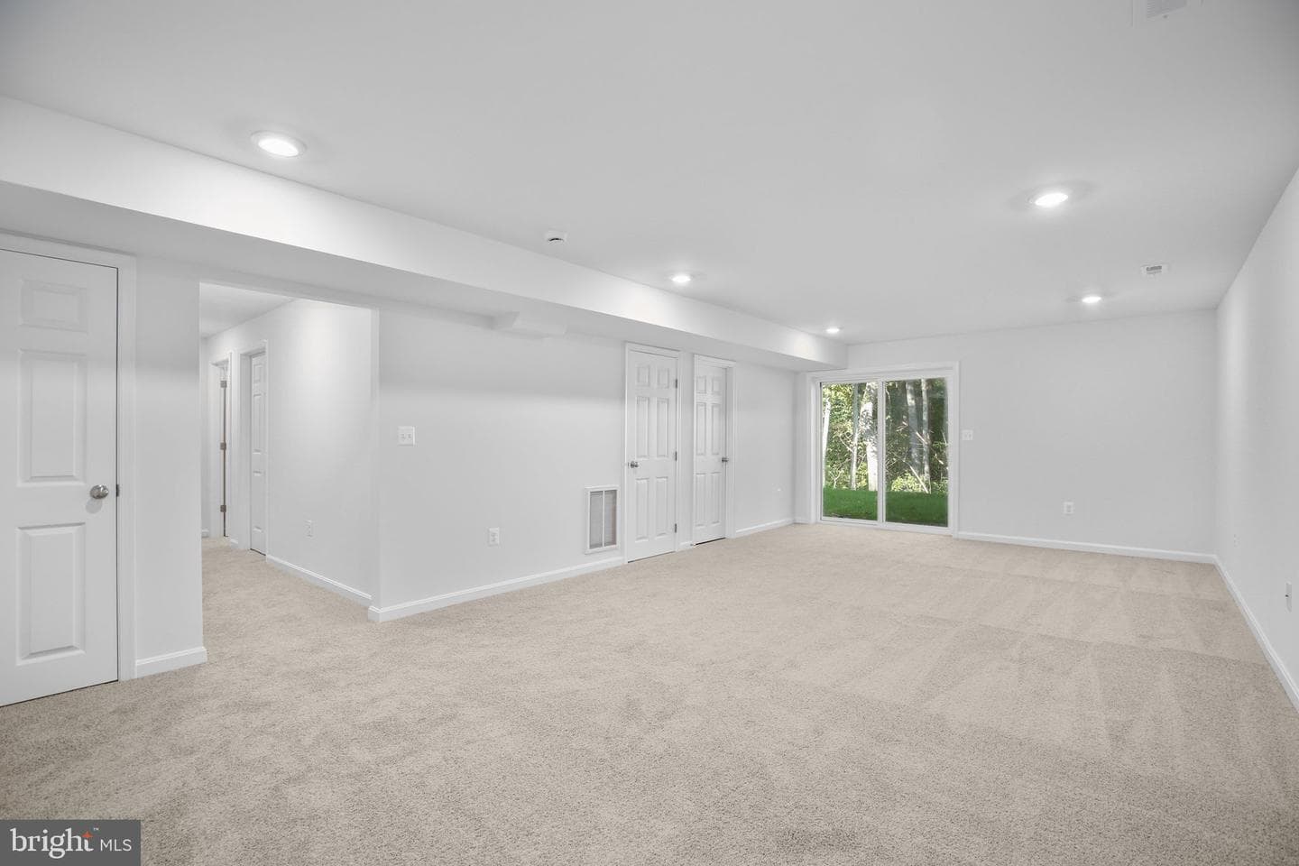 5055 Rose Avenue photo 15