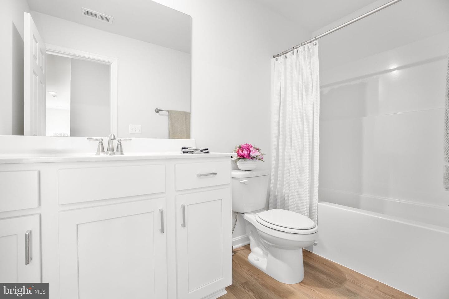 5055 Rose Avenue photo 24