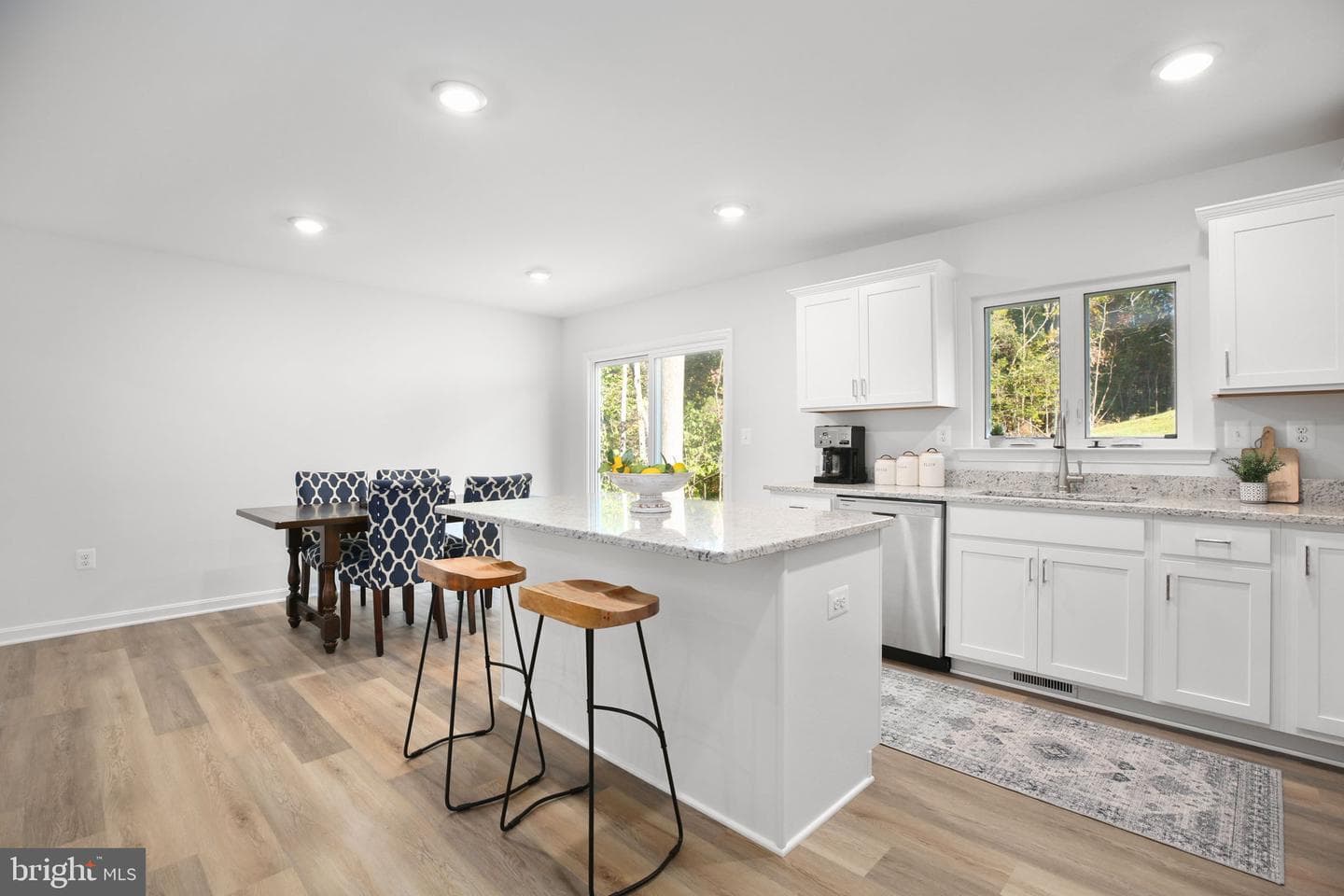 5055 Rose Avenue photo 4