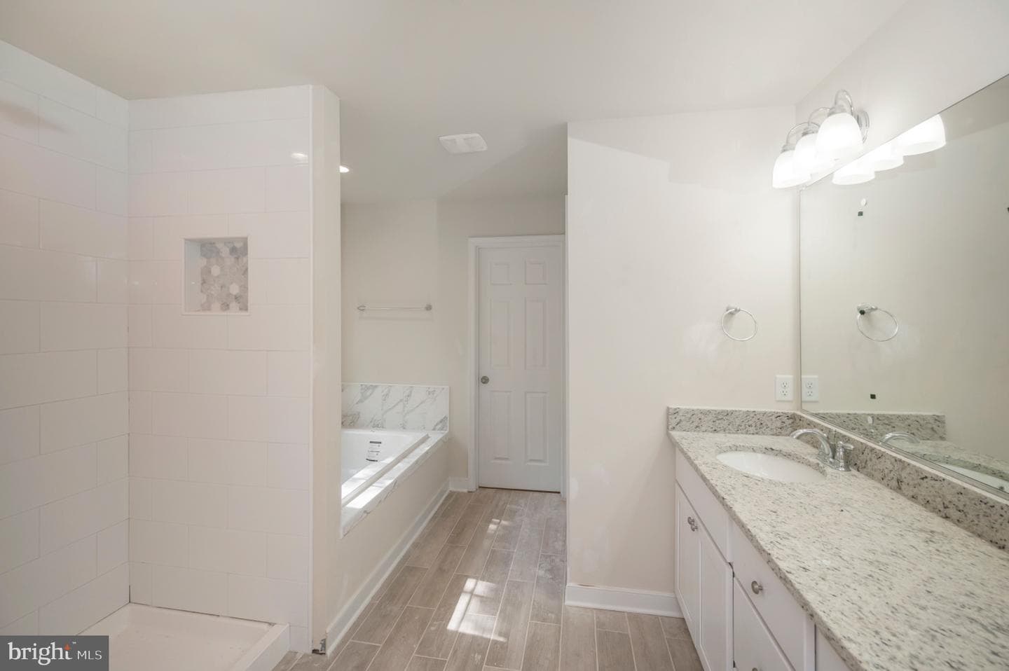 6077 Hamlin Circle photo 27