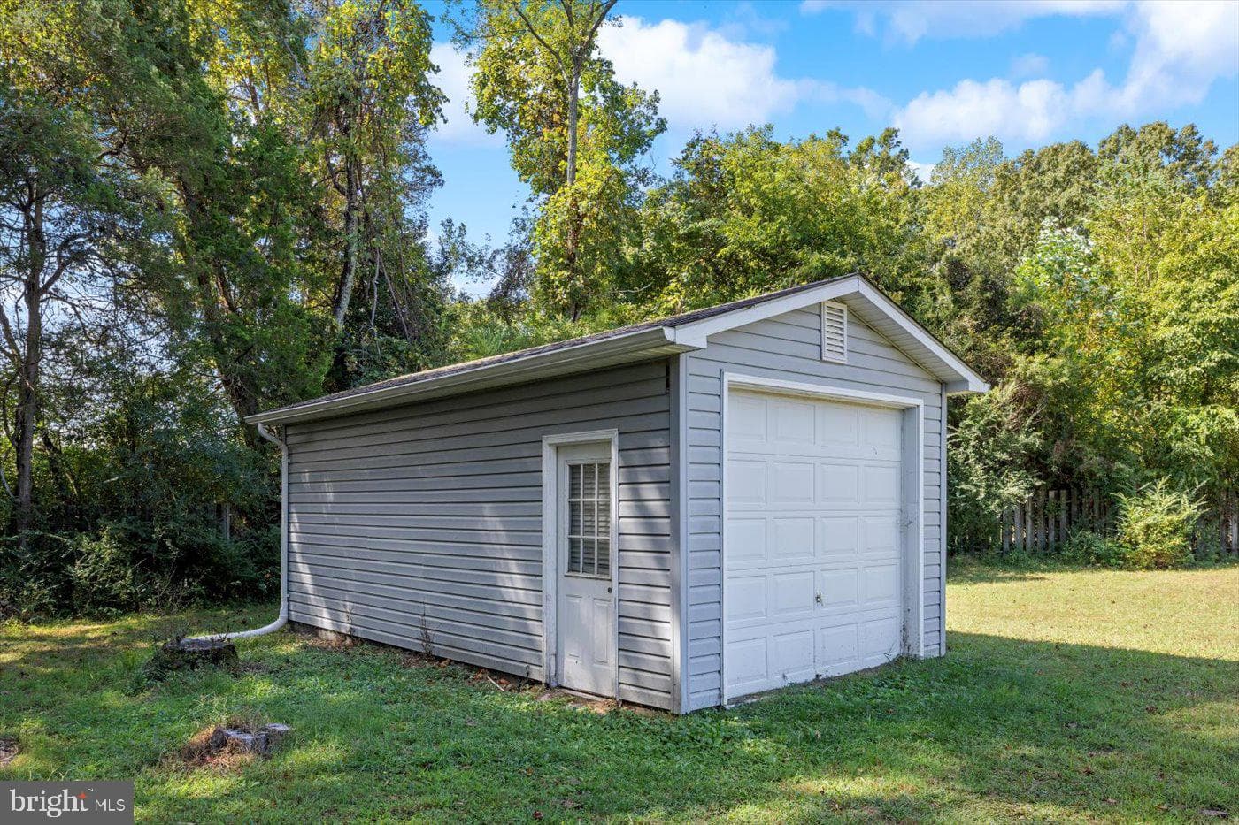 11193 Henry Griffin Road photo 10