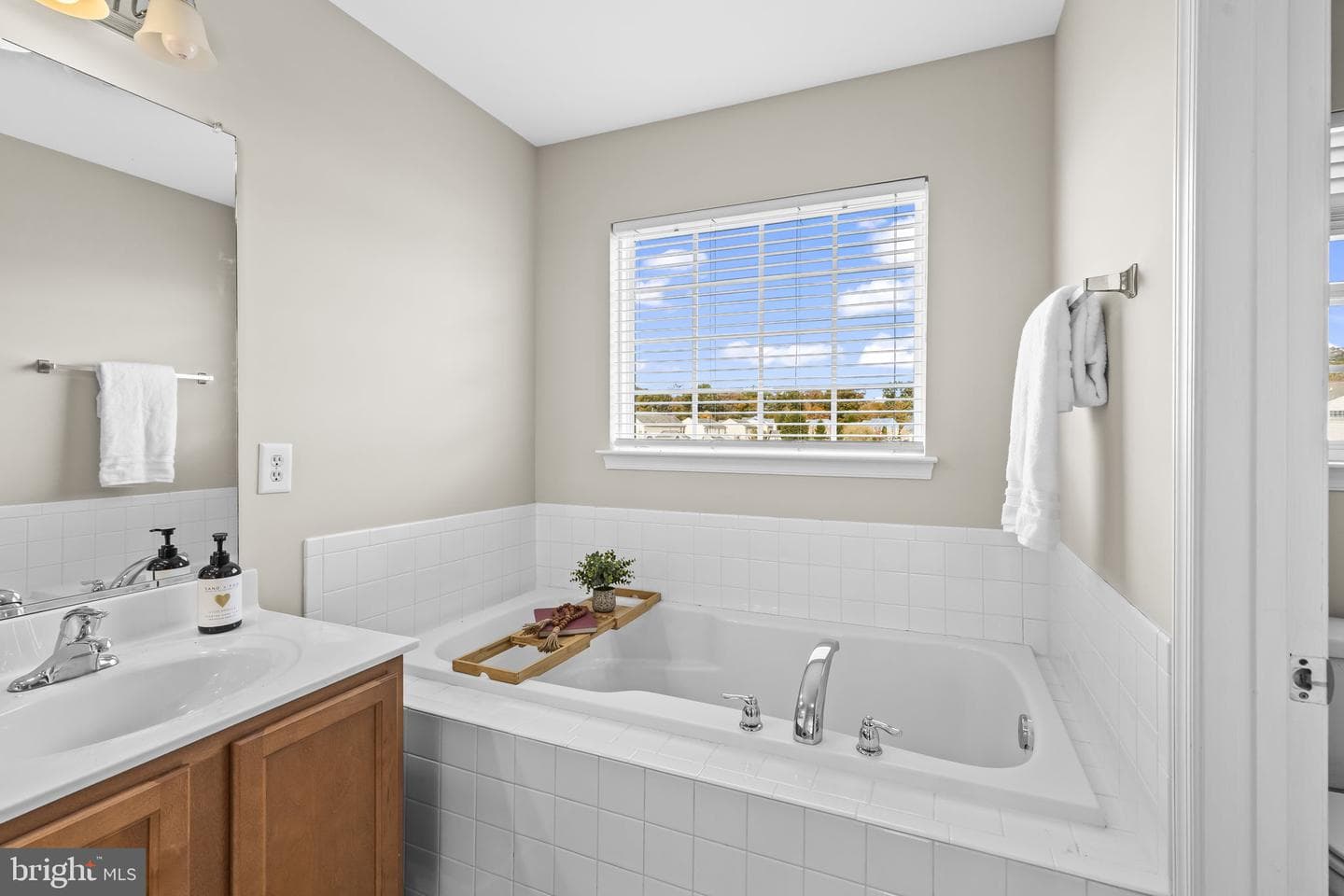 6187 McCarthy Drive photo 33