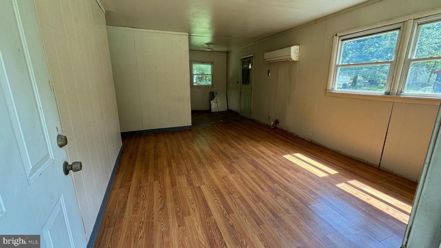 14405 Millbank Road photo 11