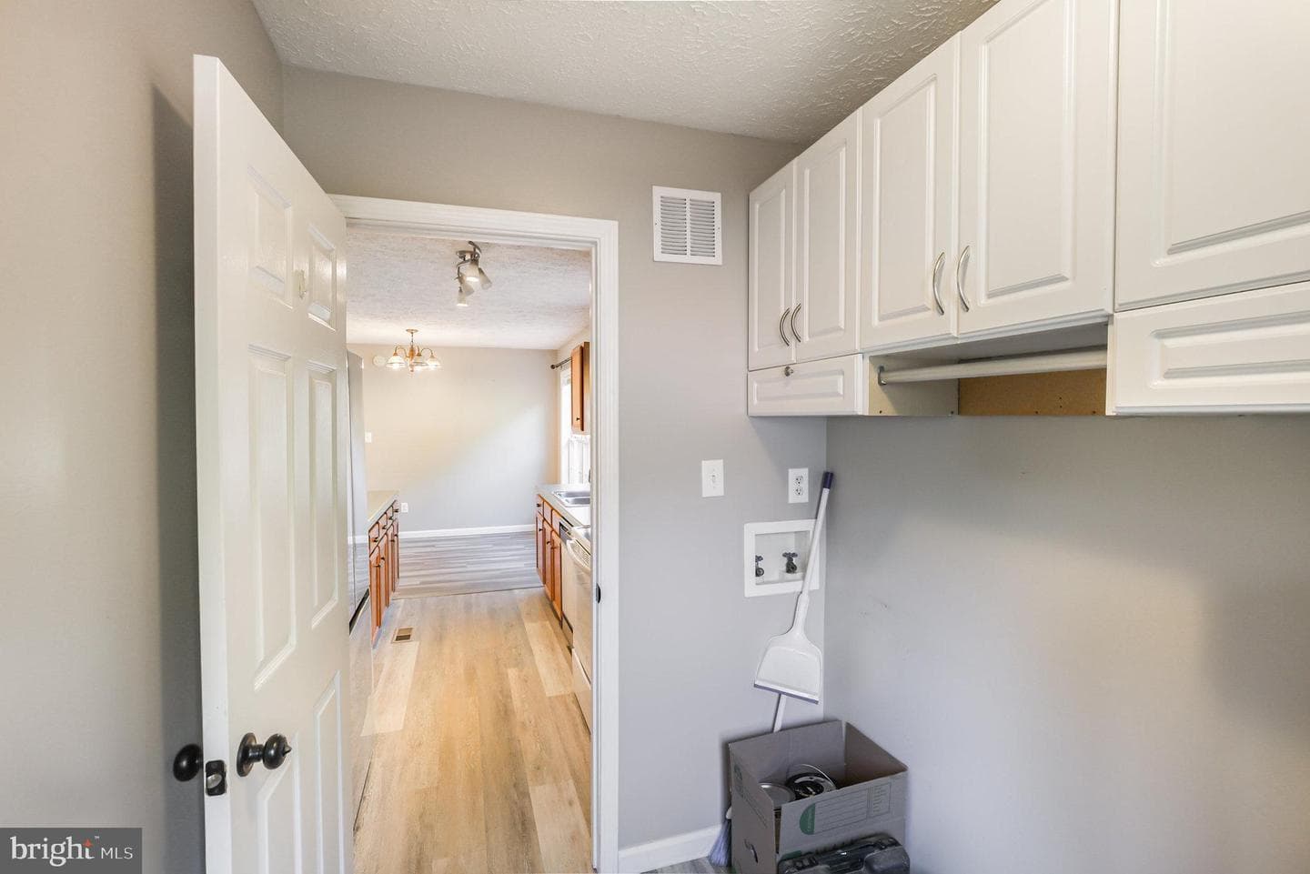 9760 Mohawk Drive photo 20