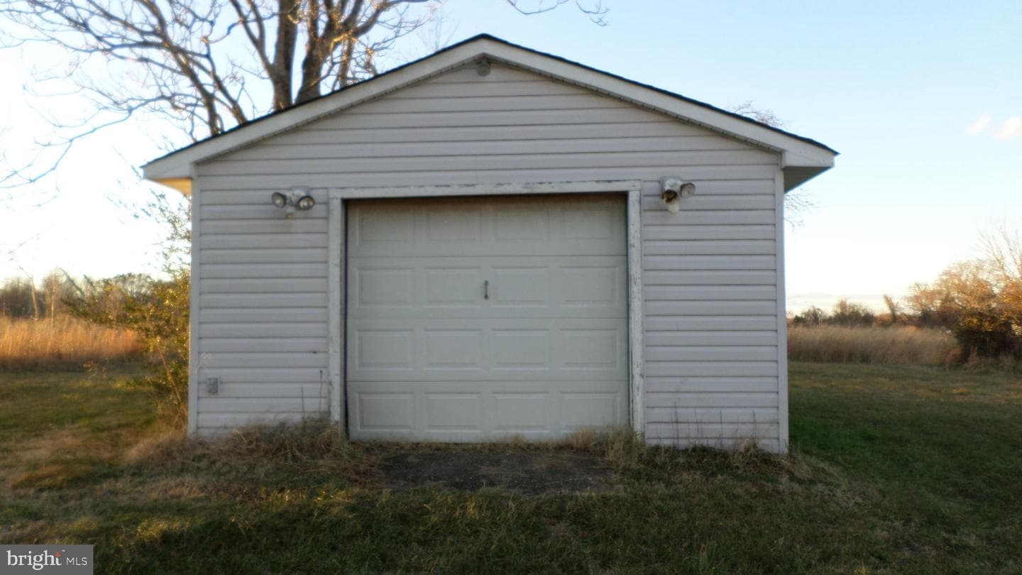 15558 Kings Highway photo 37