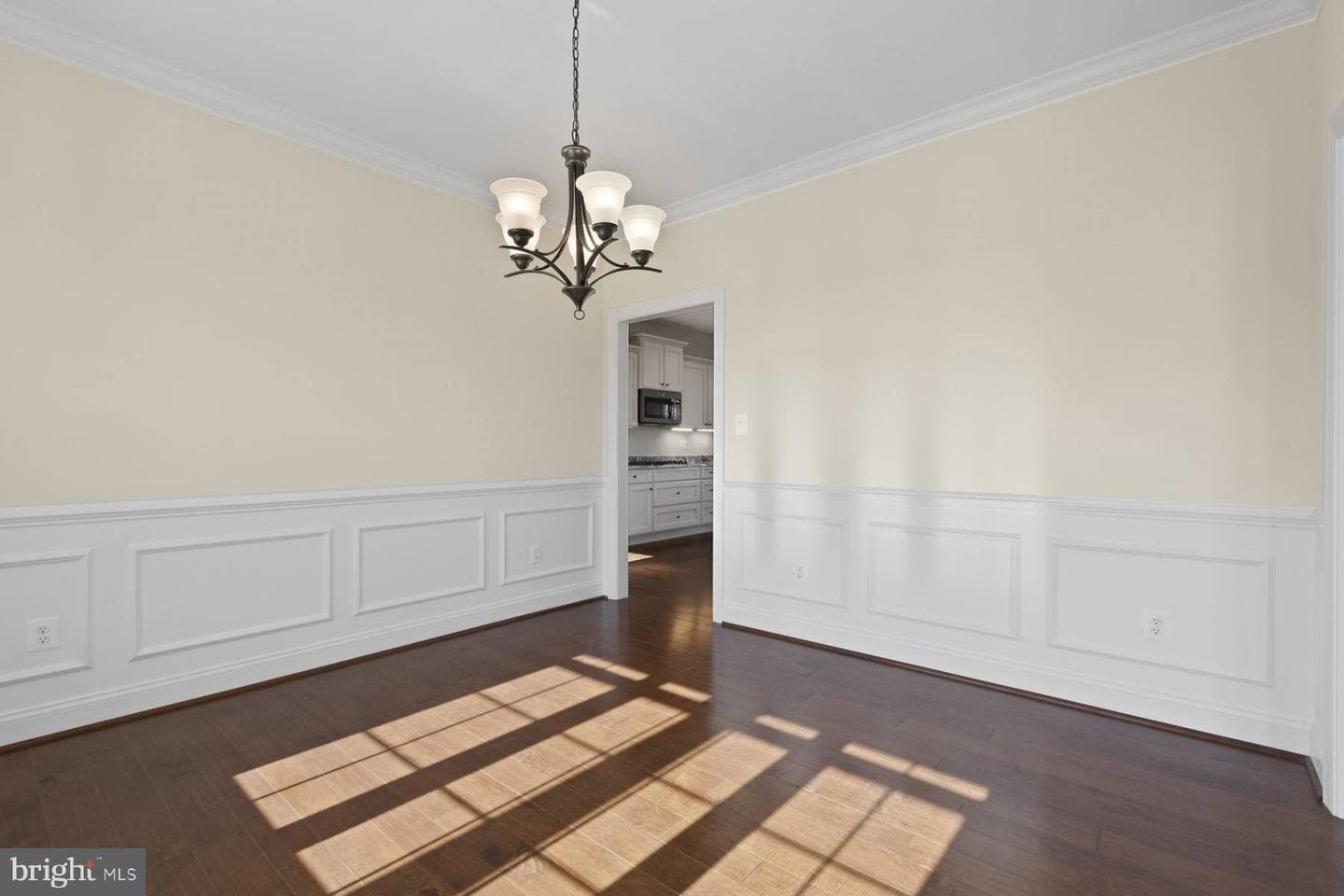 10468 Eisenhower Drive photo 3