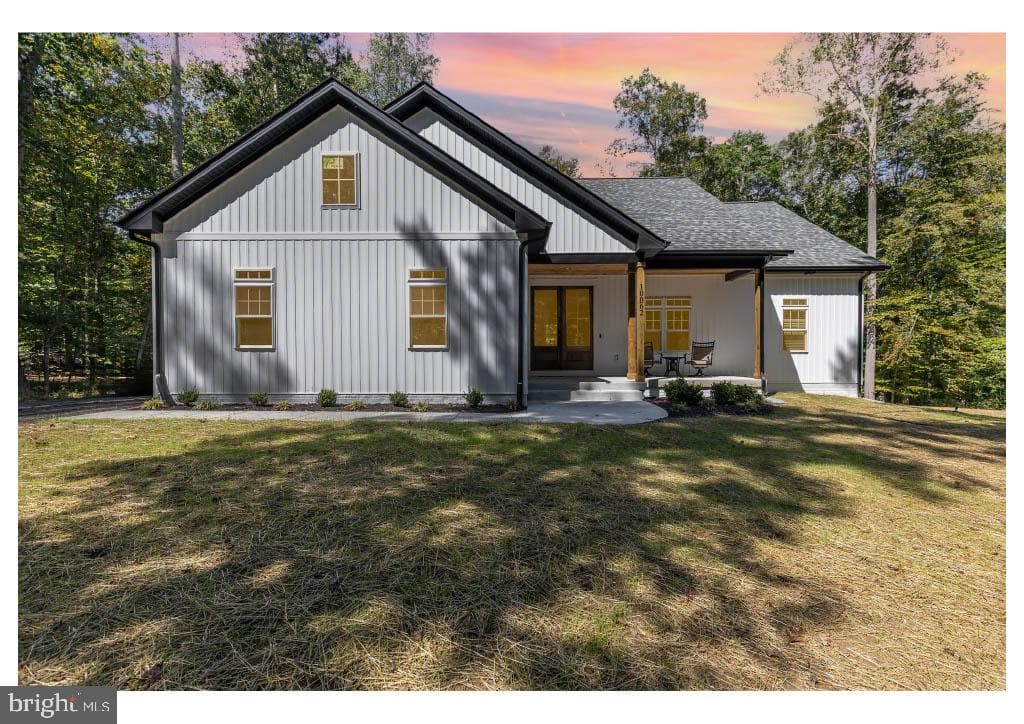 8138 Windsor Dr photo 3