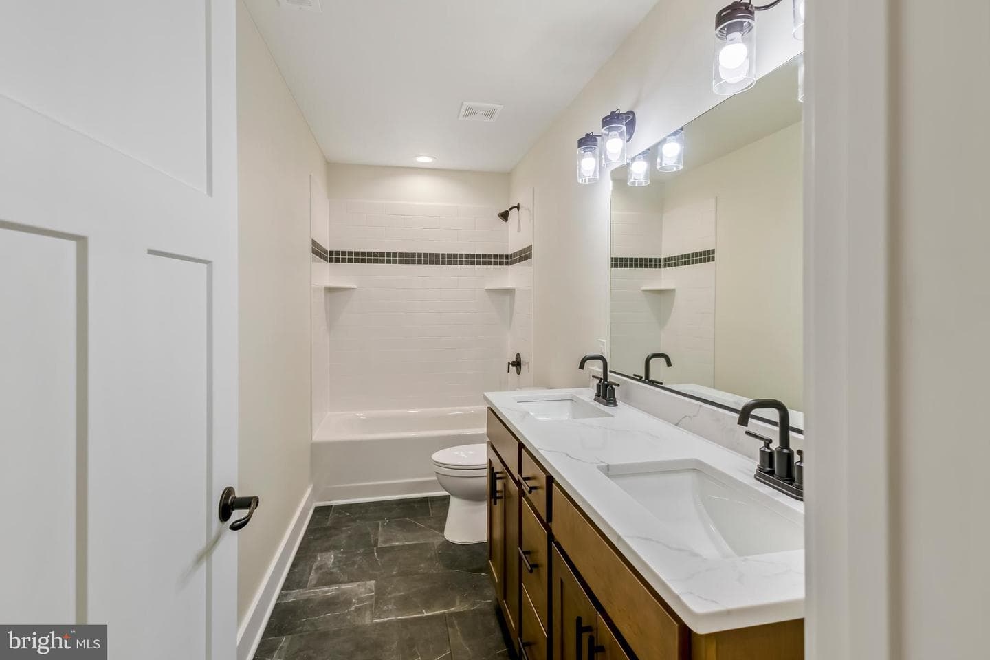 8138 Windsor Dr photo 34