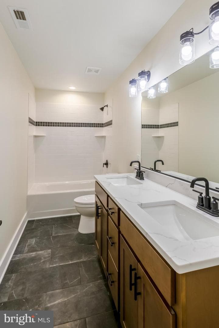 8138 Windsor Dr photo 35