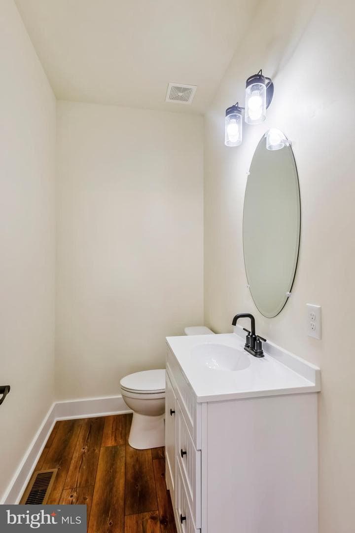 8138 Windsor Dr photo 36