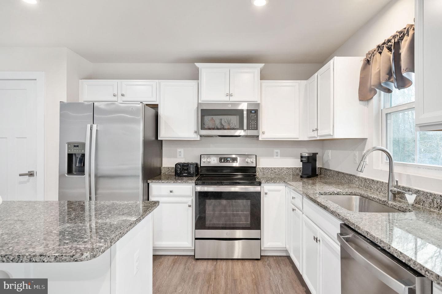 11188 Emerald Drive photo 8