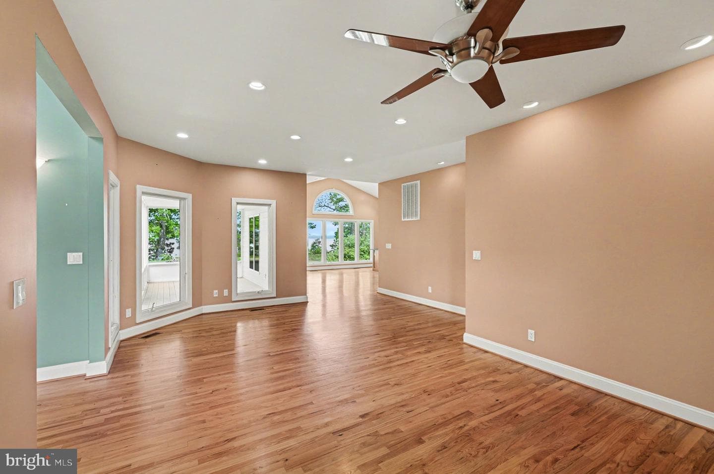 16186 Bundock Road photo 16