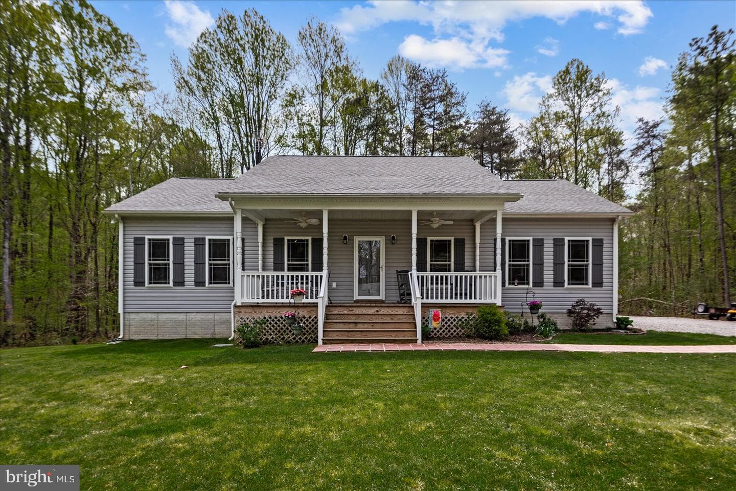 15570 Dickinsons Corner Drive photo 2