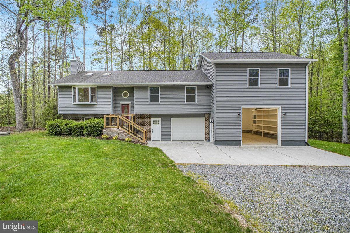 10464 Eisenhower Drive photo 46