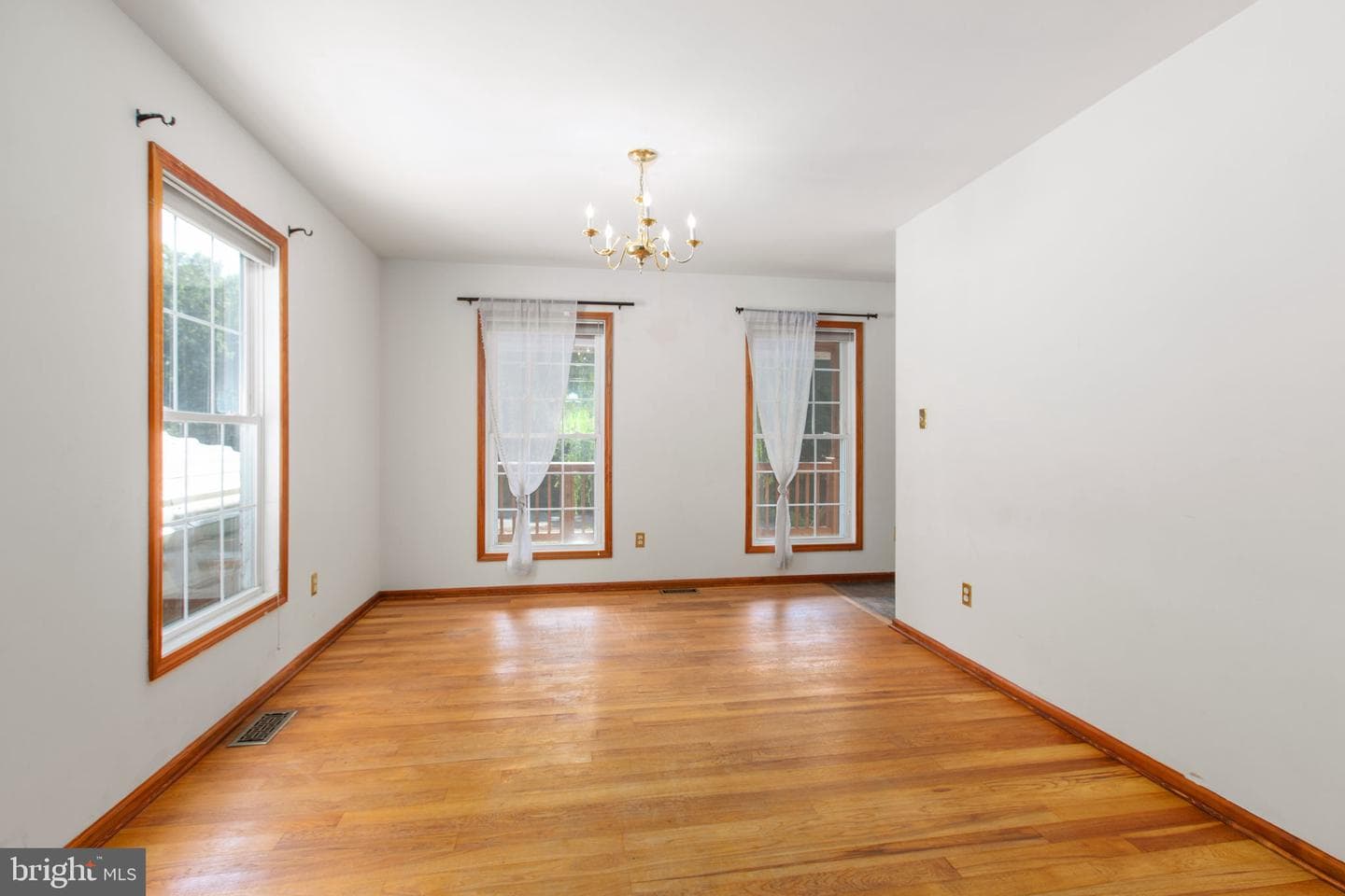 12002 Pleasant Drive photo 18