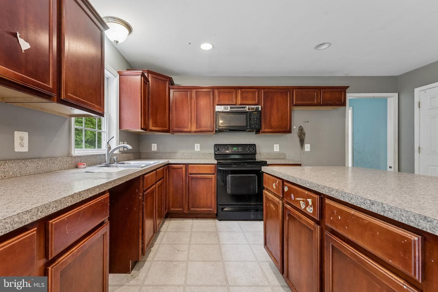 6286 Dawes Drive photo 4