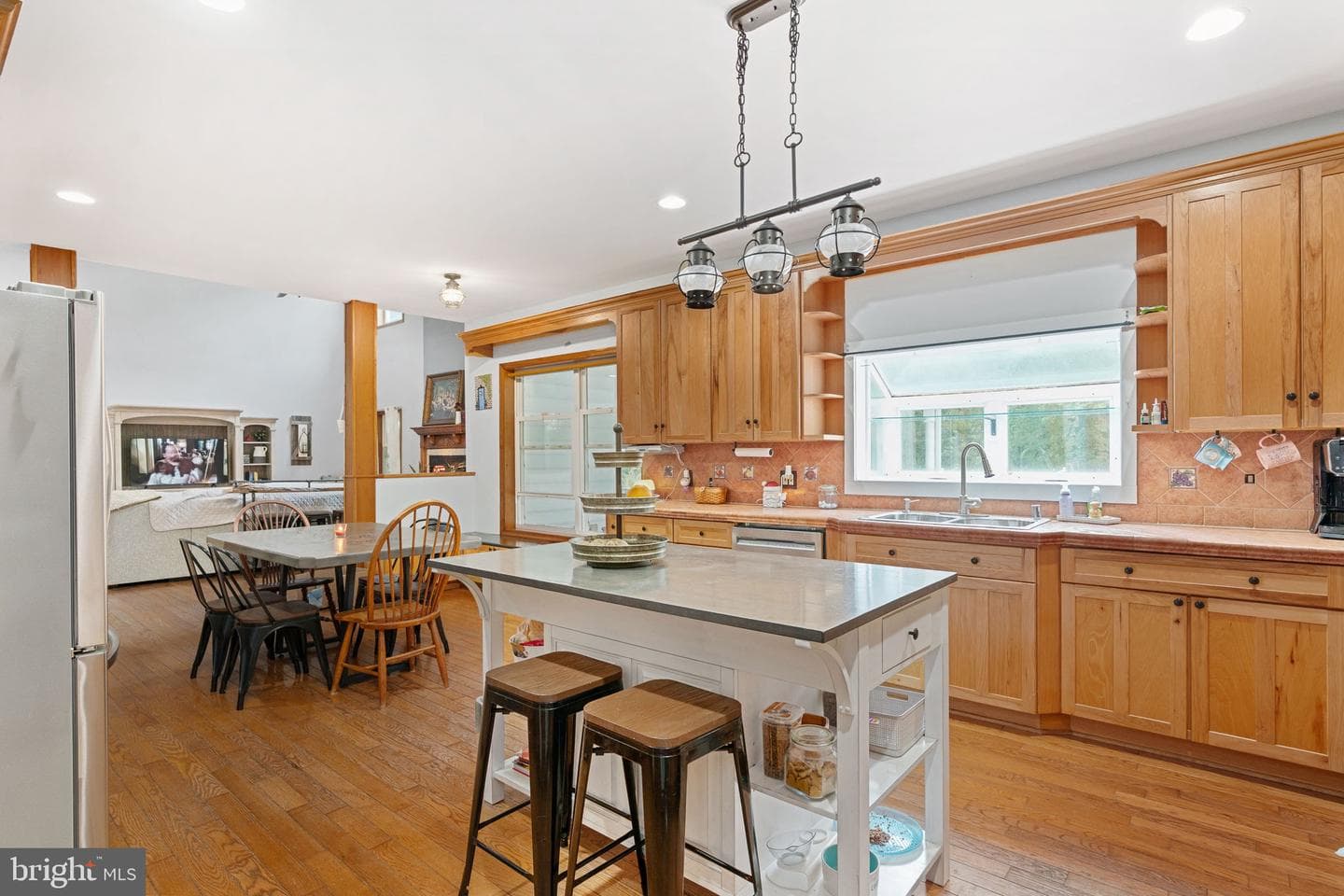 8143 Gallant Green Drive photo 7