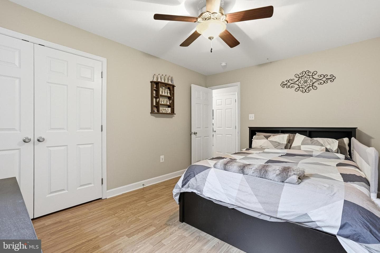 13601 Round Hill Road photo 27