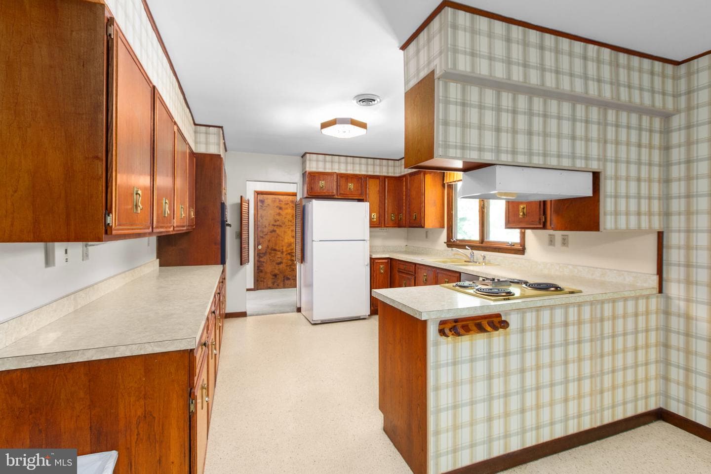 5434 Strawberry Lane photo 22