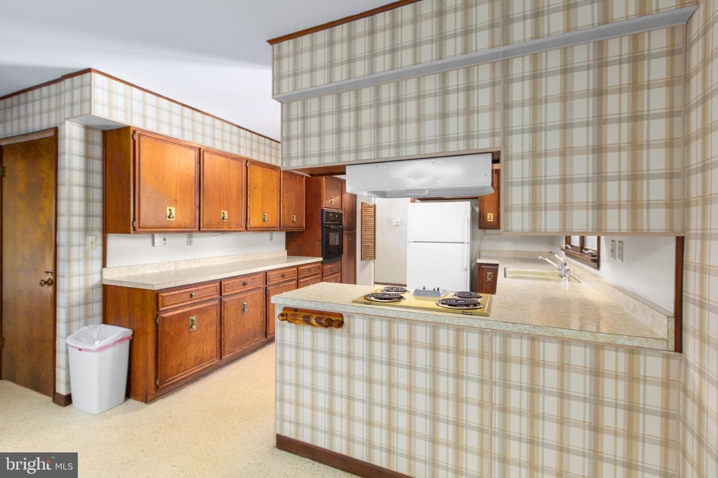 5434 Strawberry Lane photo 23