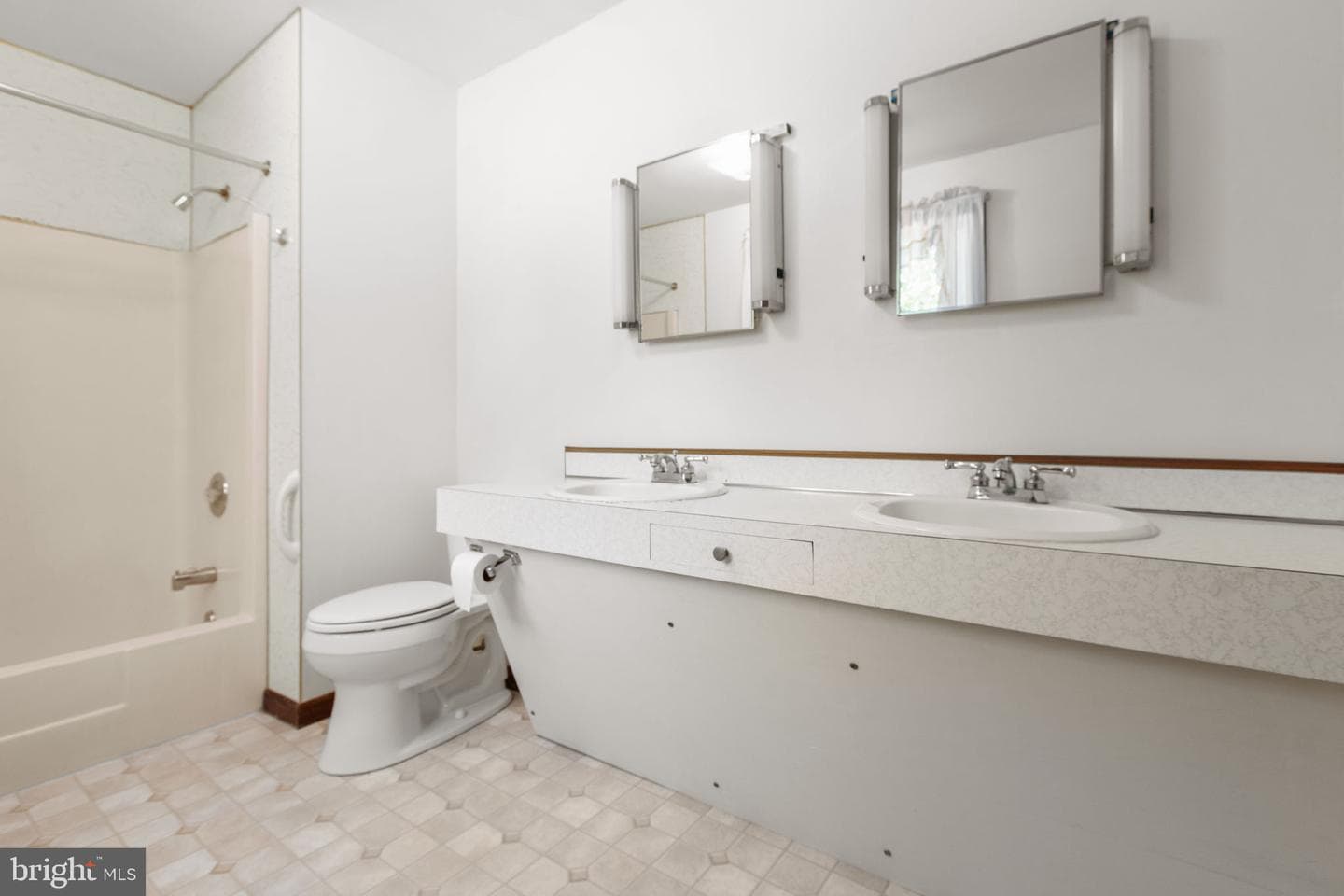 5434 Strawberry Lane photo 36