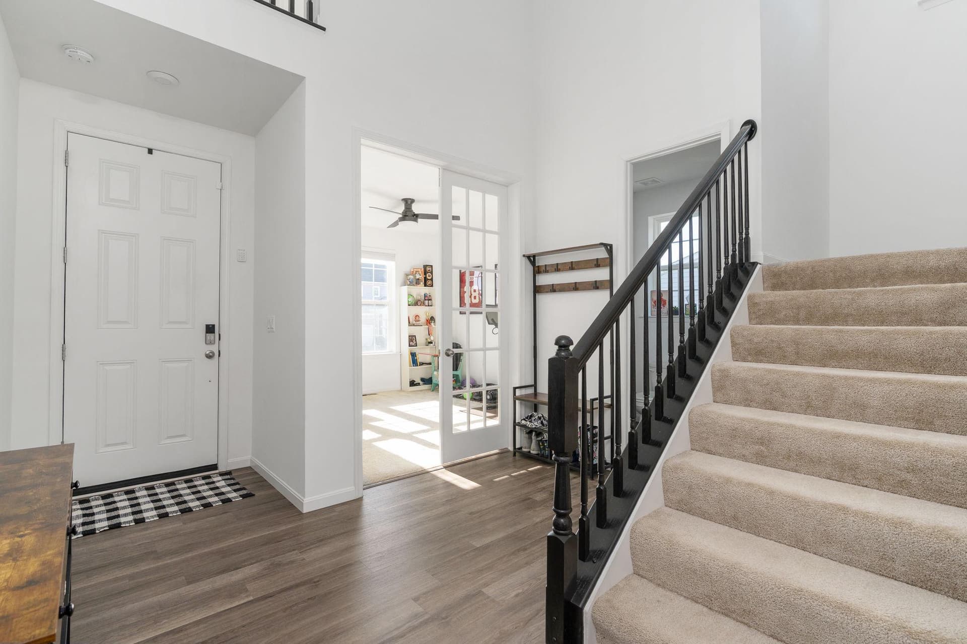 6371 Pointer Lane photo 4