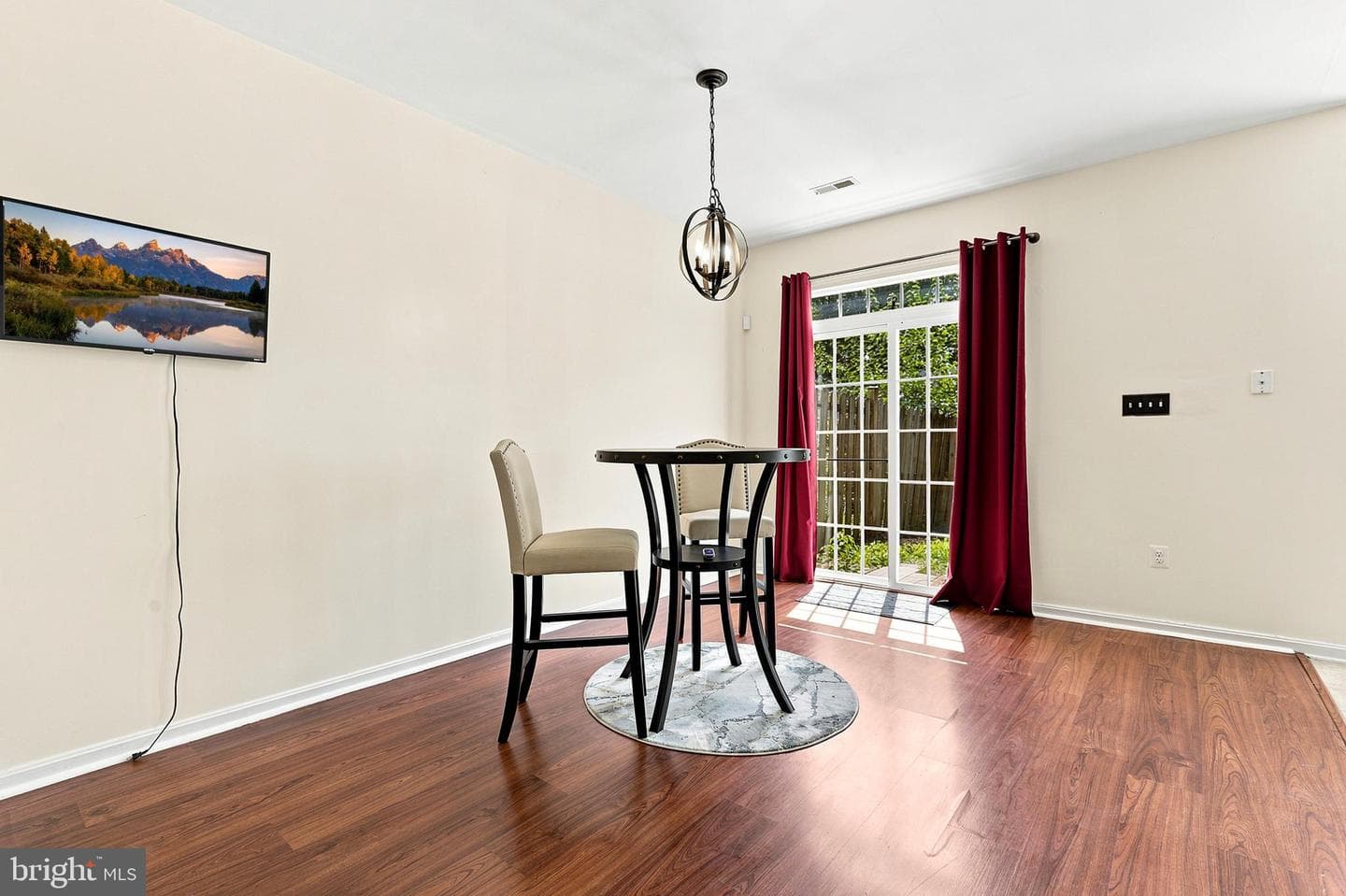 5200 Drakes Court photo 9