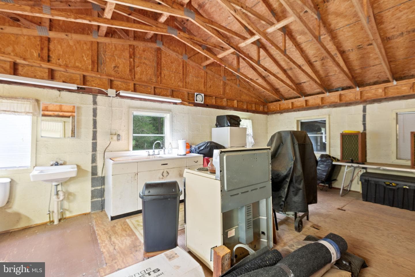 11051 Alden Road photo 57