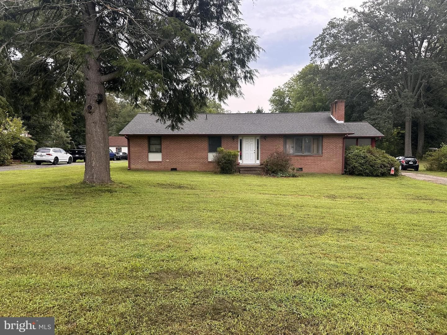 5405 Duclos Lane photo 1