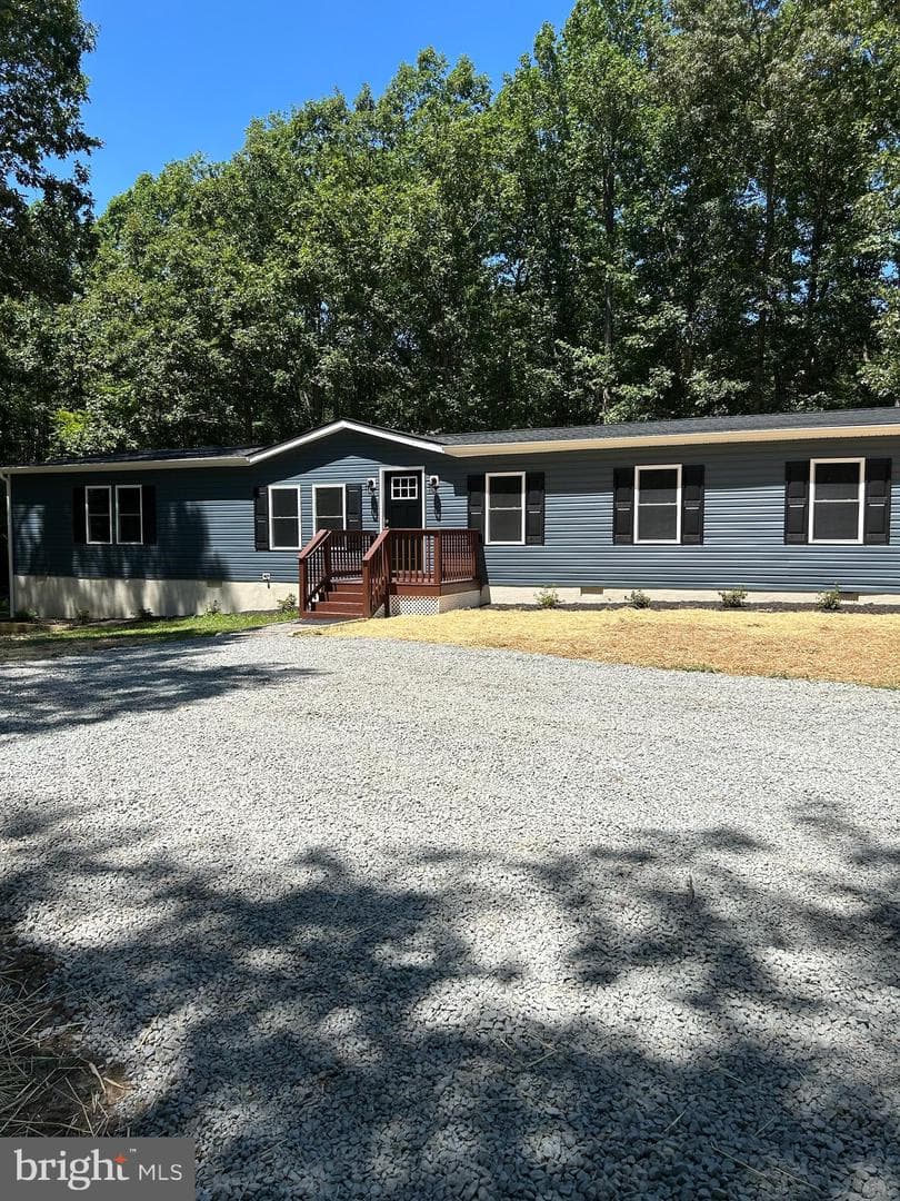 4628 Bradley Farm Road N photo 1