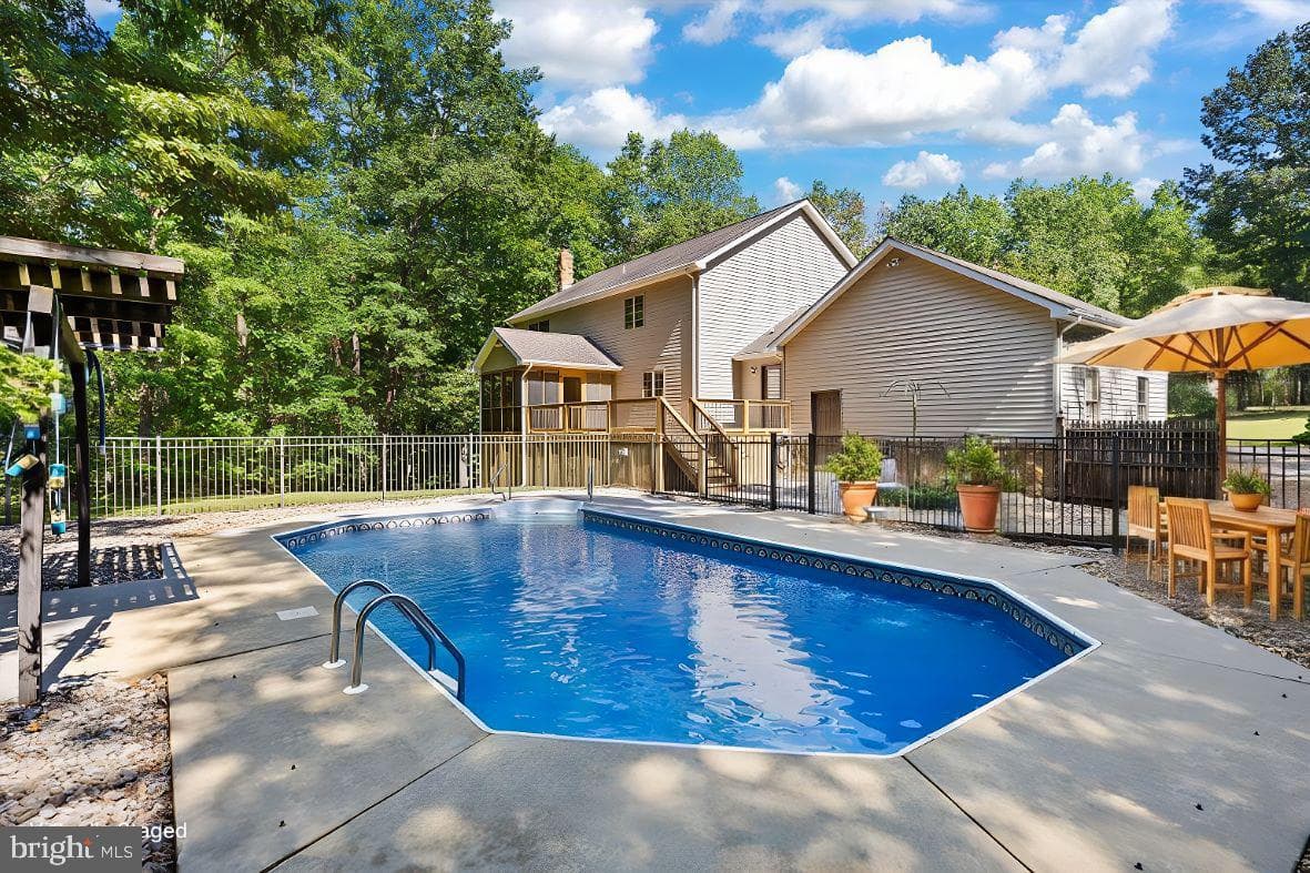 311 Spring Hill Drive photo 17