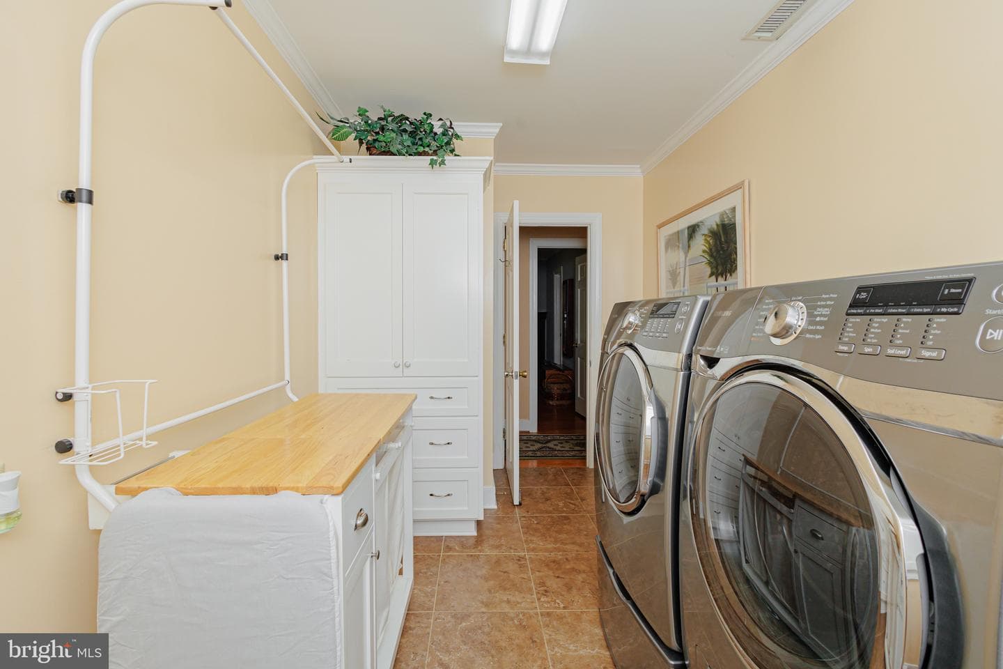 503 Fifth Street E photo 23