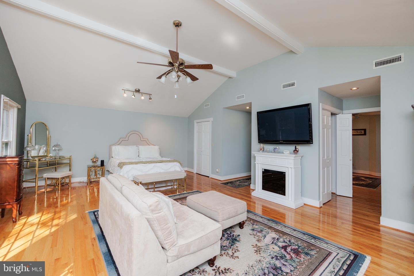 503 Fifth Street E photo 25