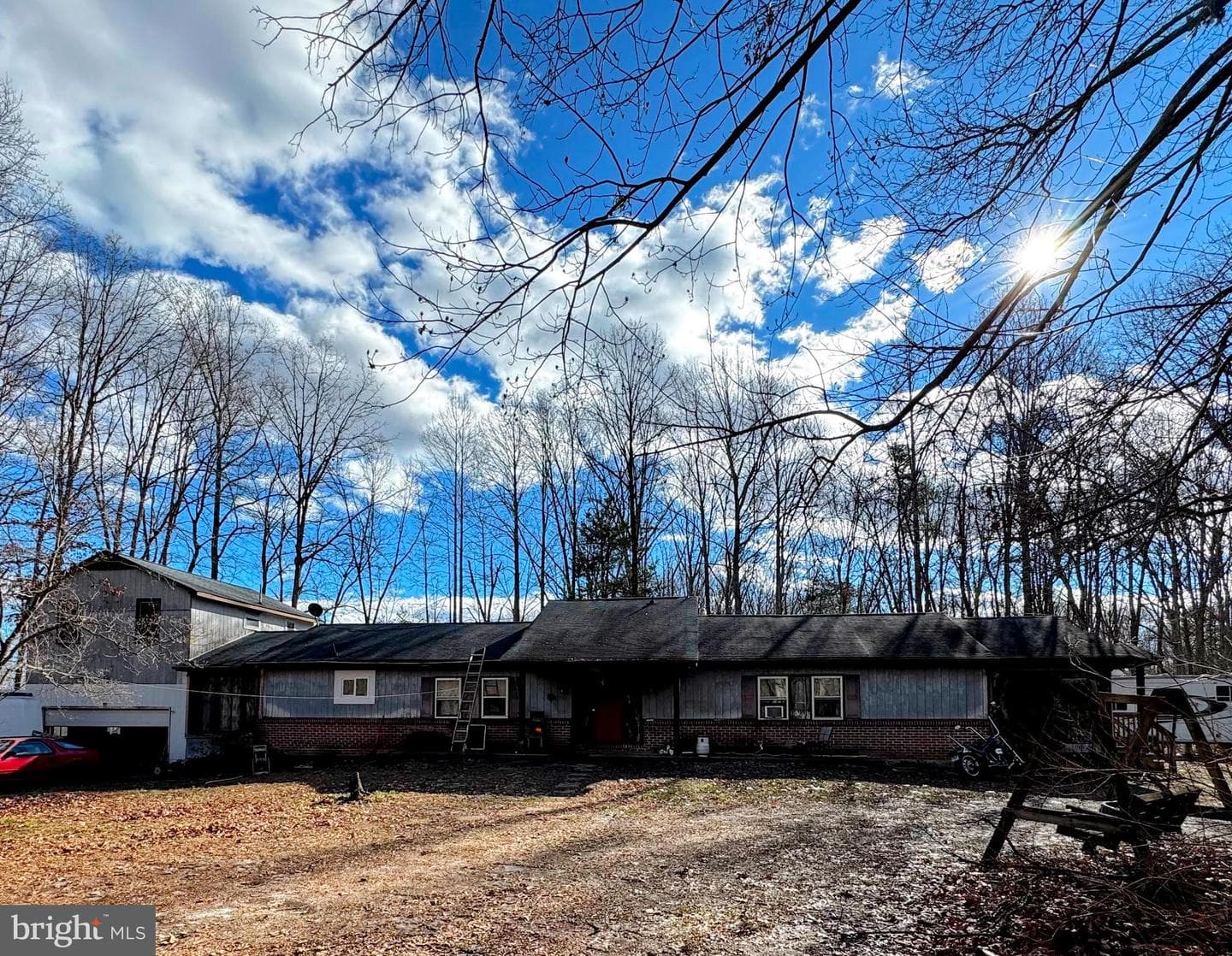 354 Carpenter Lane photo 3