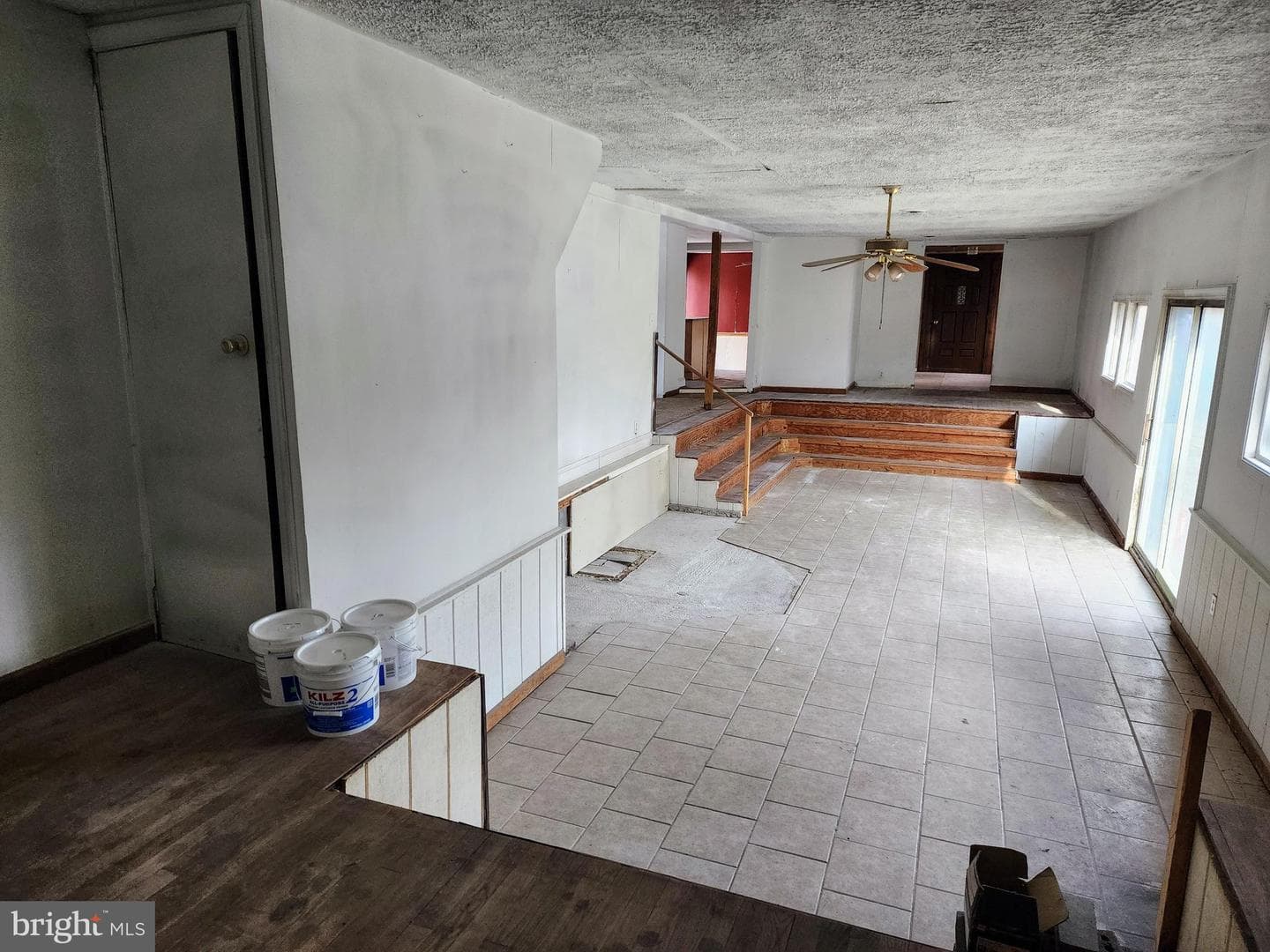 354 Carpenter Lane photo 7