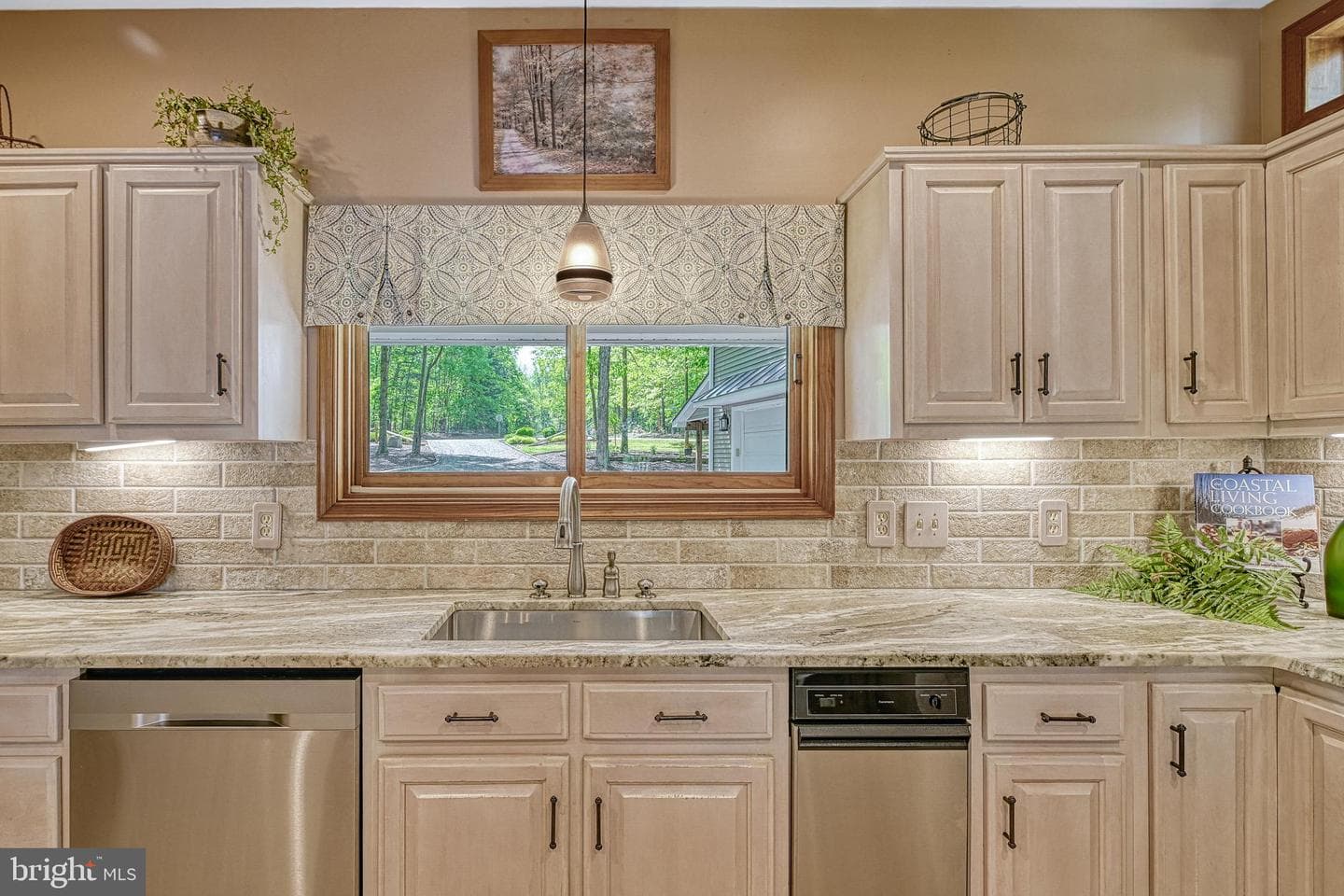 524 Douglas Road photo 18