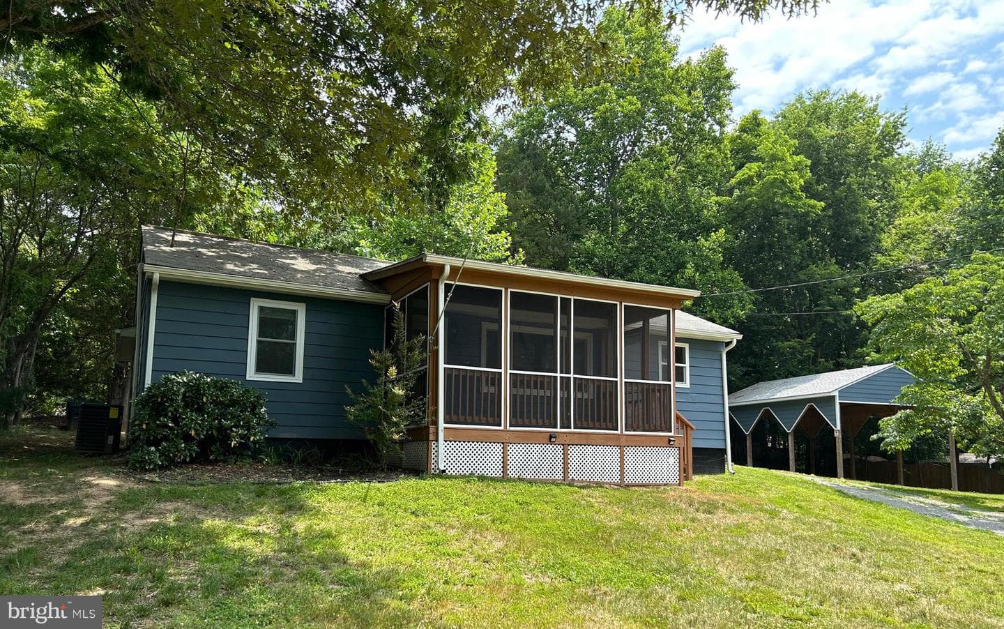 1346 N Lakeshore Drive