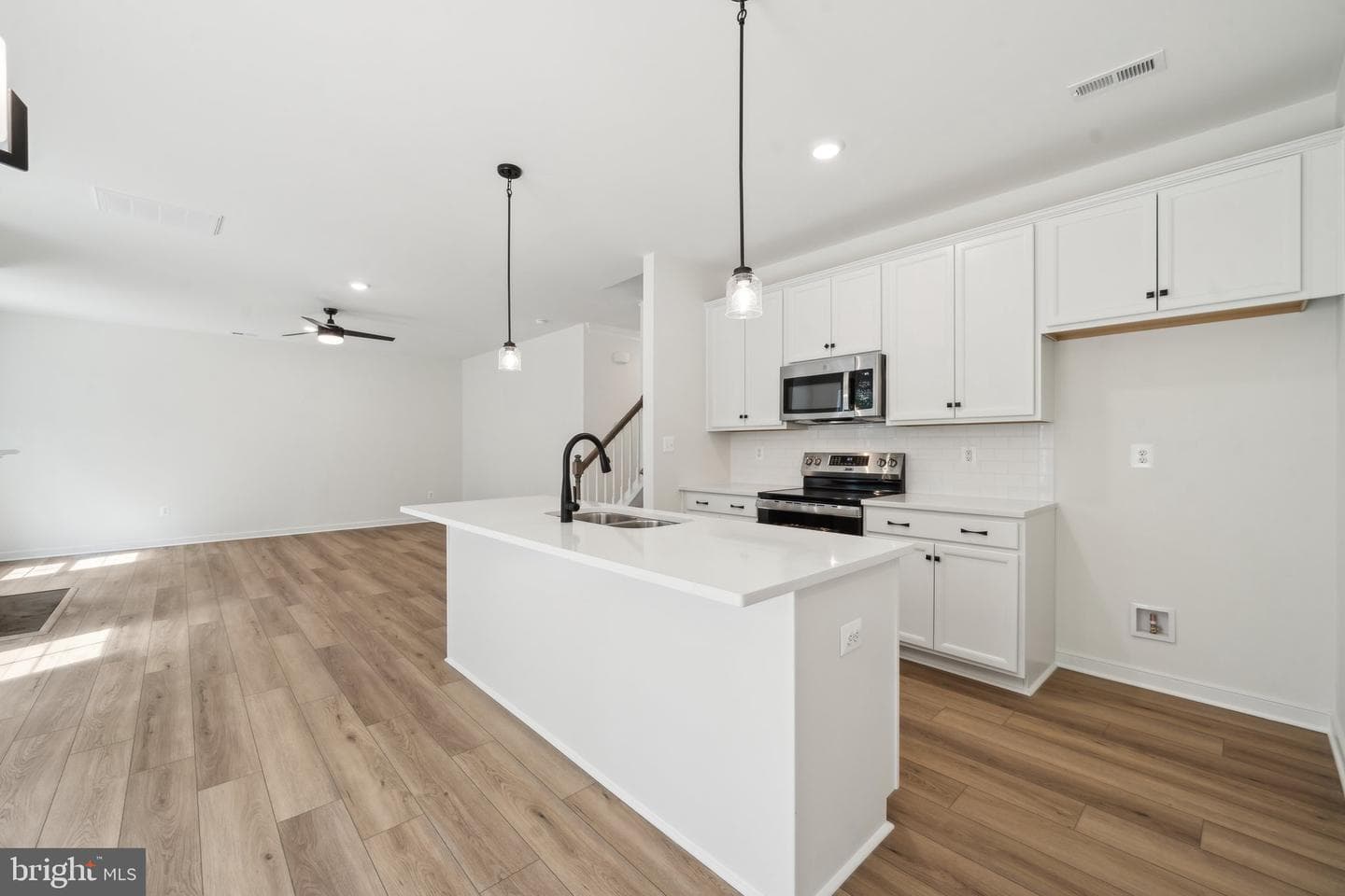 405 Richmond Avenue photo 12