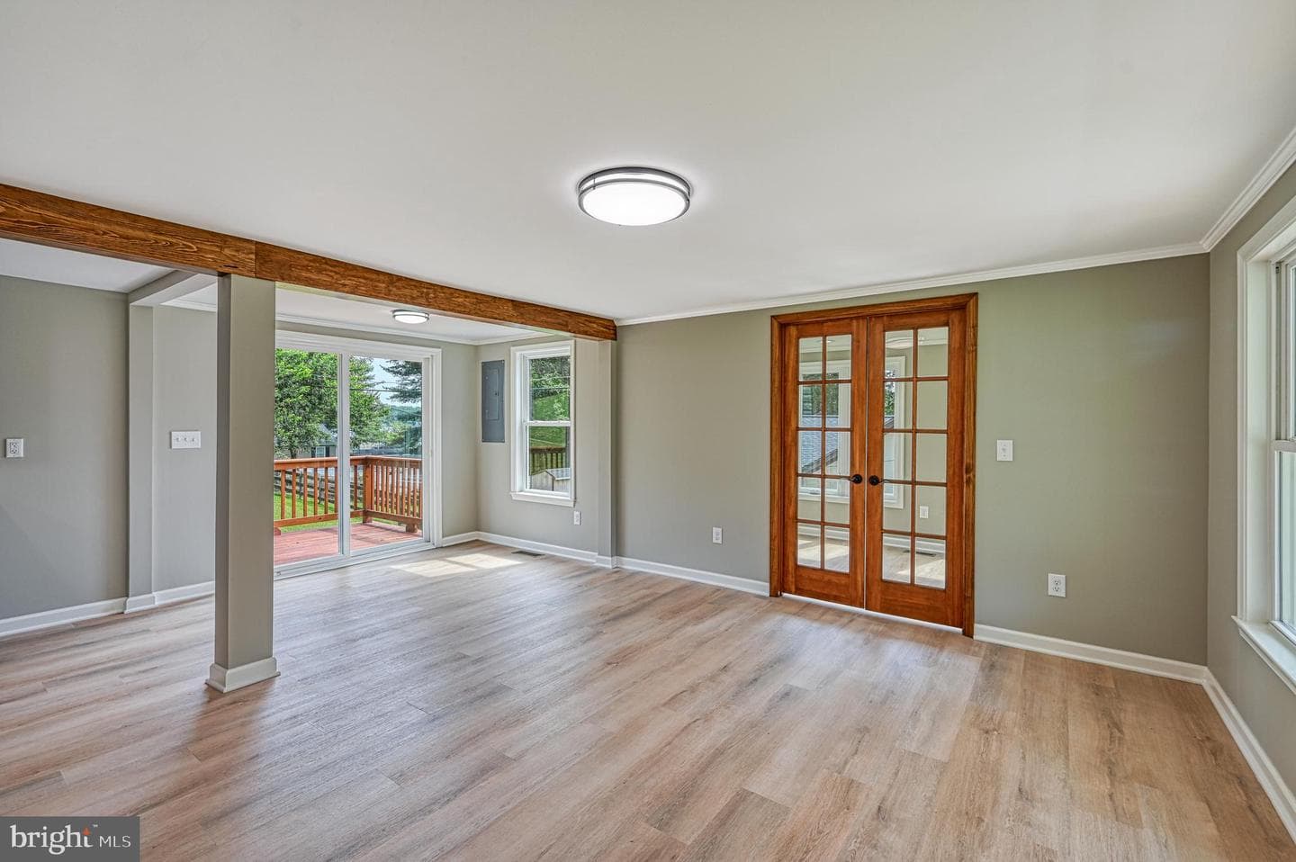 309 Ellis Drive photo 11