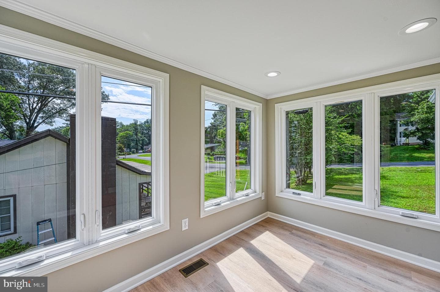 309 Ellis Drive photo 19