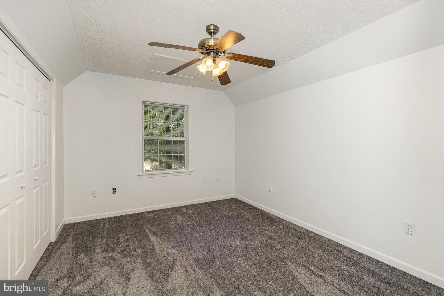 127 Ferndale Drive photo 18