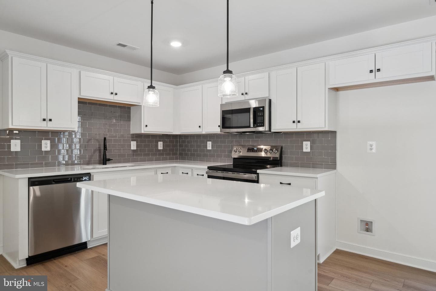 407 Richmond Avenue photo 23