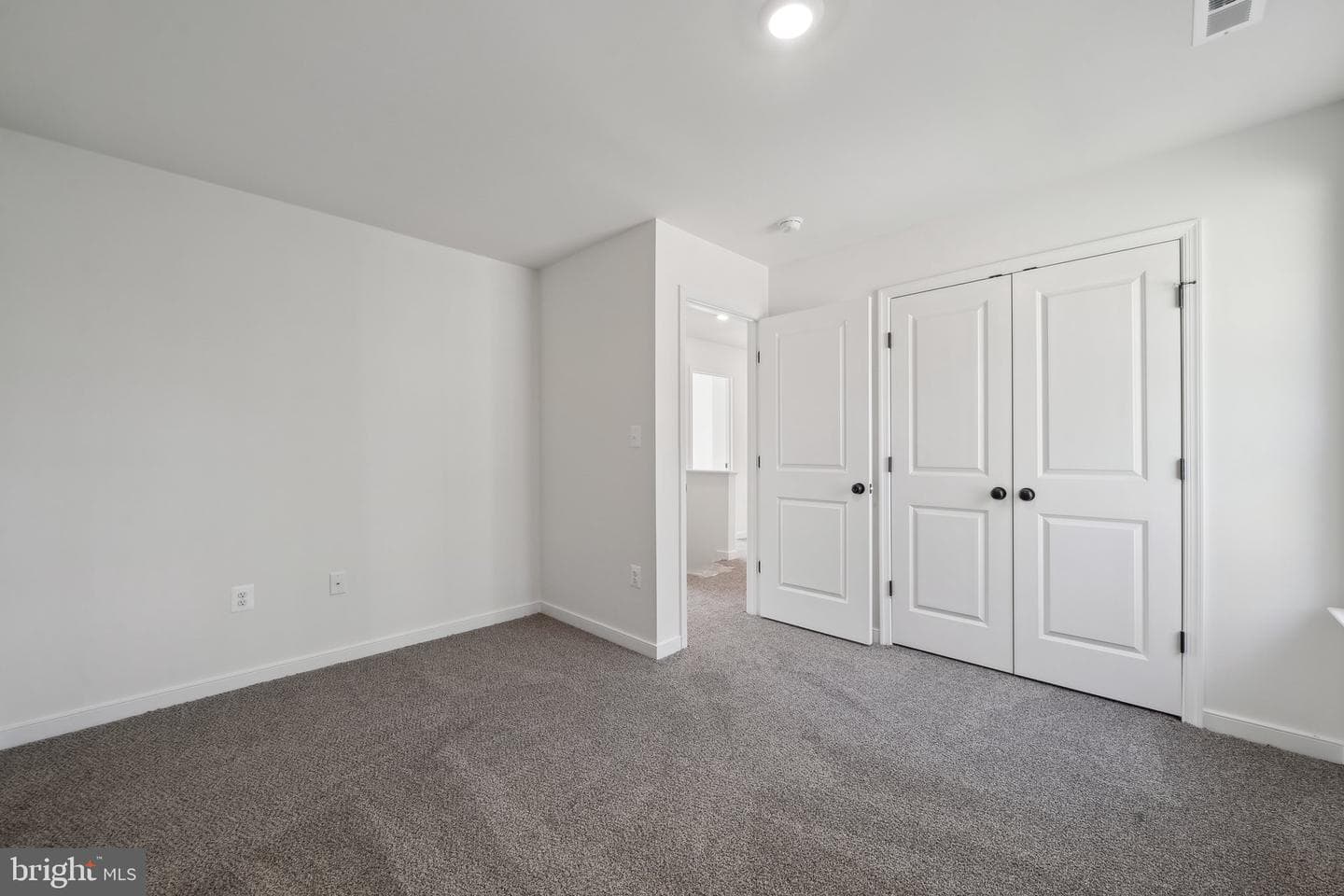 407 Richmond Avenue photo 8