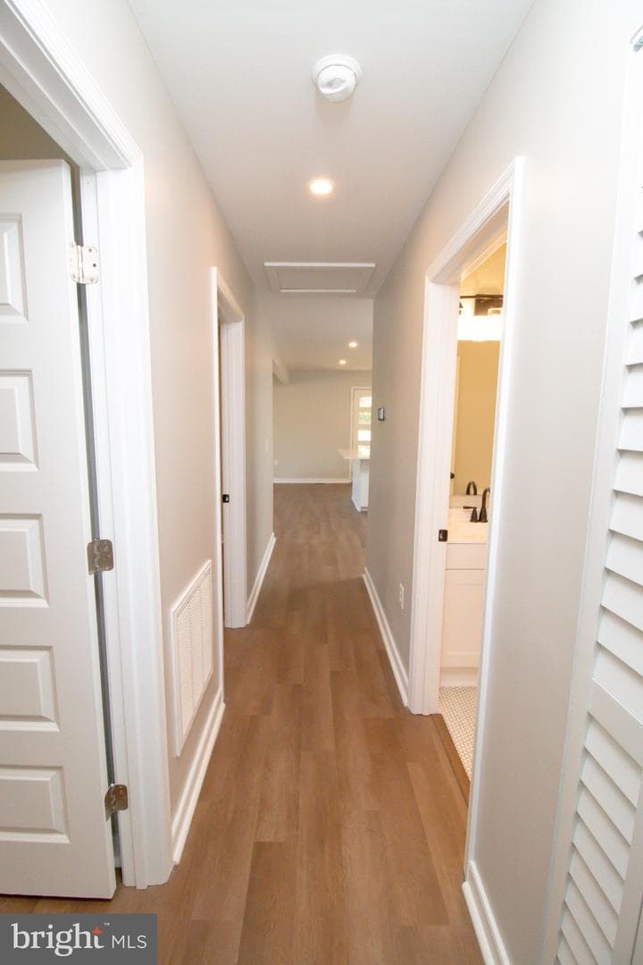 203 W Eighth Street photo 5