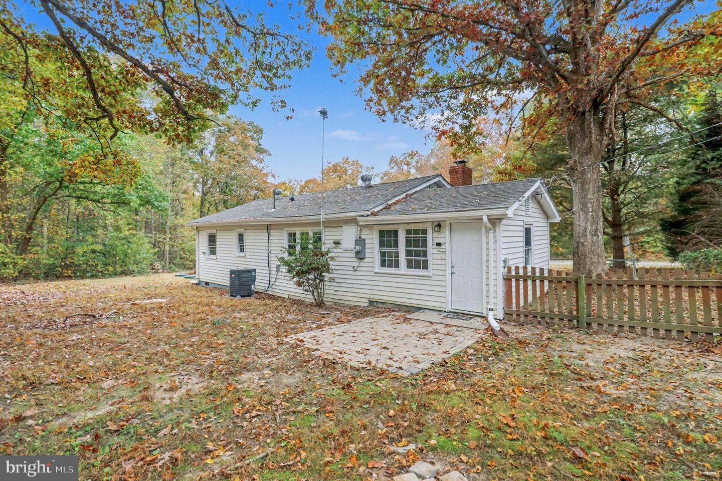 846 Borden Road photo 2
