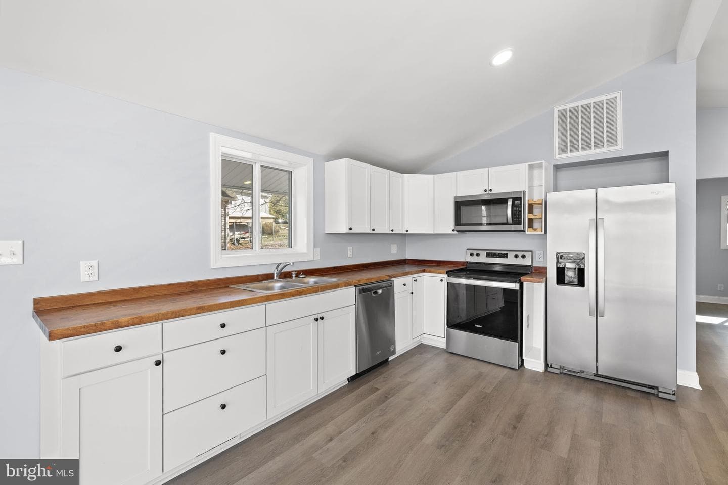 1262 S Lakeshore Drive photo 11