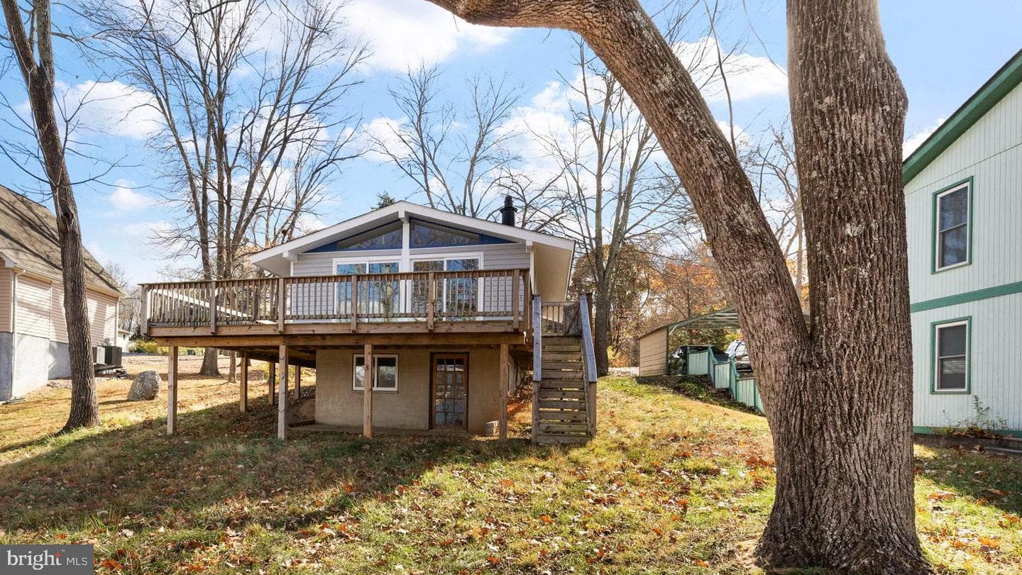 1262 S Lakeshore Drive photo 3