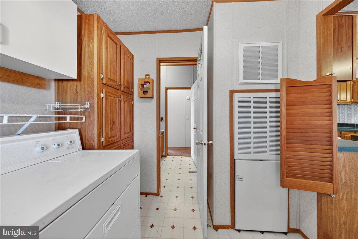 220 Chalklevel Road photo 48