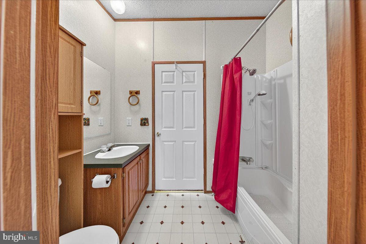 220 Chalklevel Road photo 50